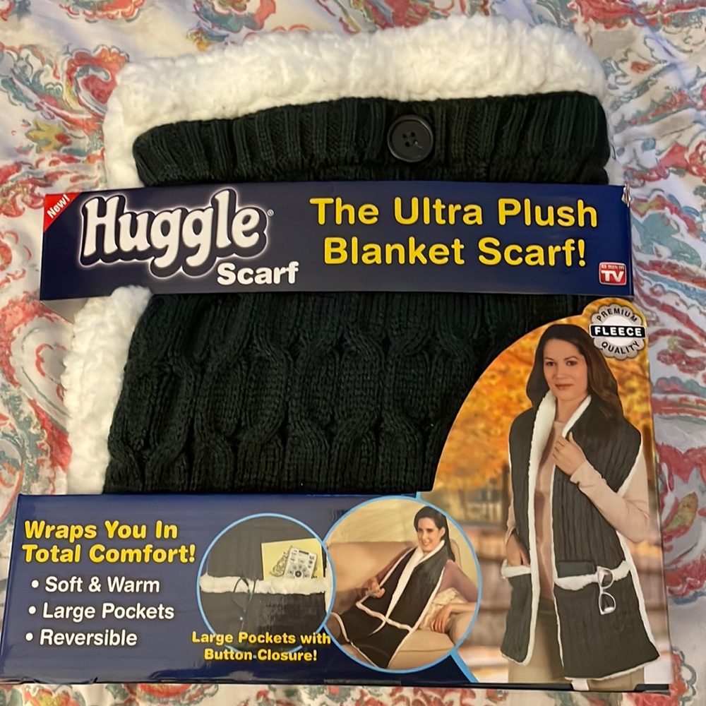 Huggle Scarf
